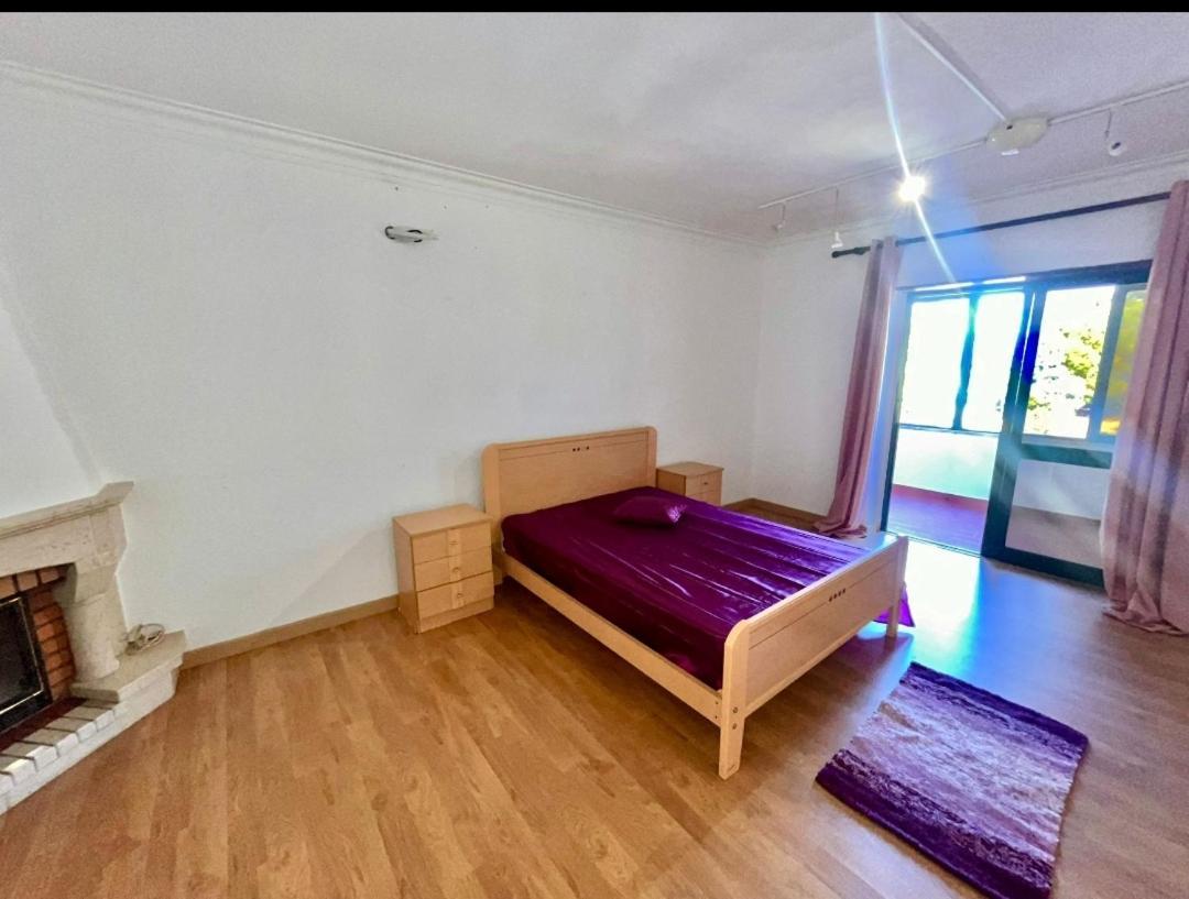 Quarto Boa Localizacao Com Cozinha E Casa De Banho Daire Caparica Dış mekan fotoğraf
