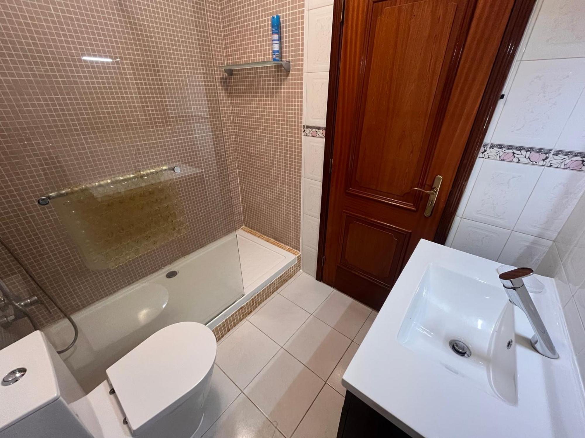 Quarto Boa Localizacao Com Cozinha E Casa De Banho Daire Caparica Dış mekan fotoğraf