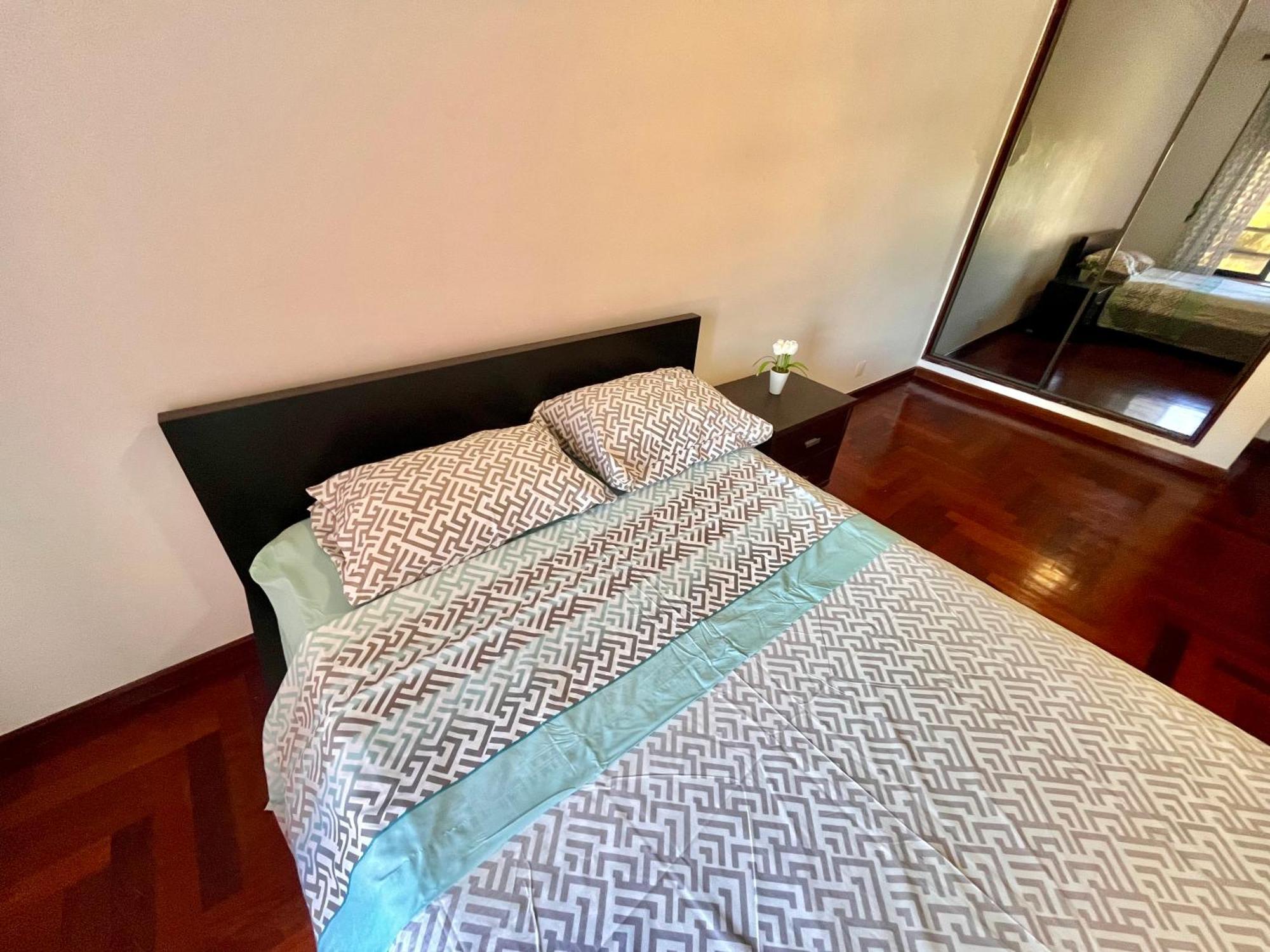 Quarto Boa Localizacao Com Cozinha E Casa De Banho Daire Caparica Dış mekan fotoğraf