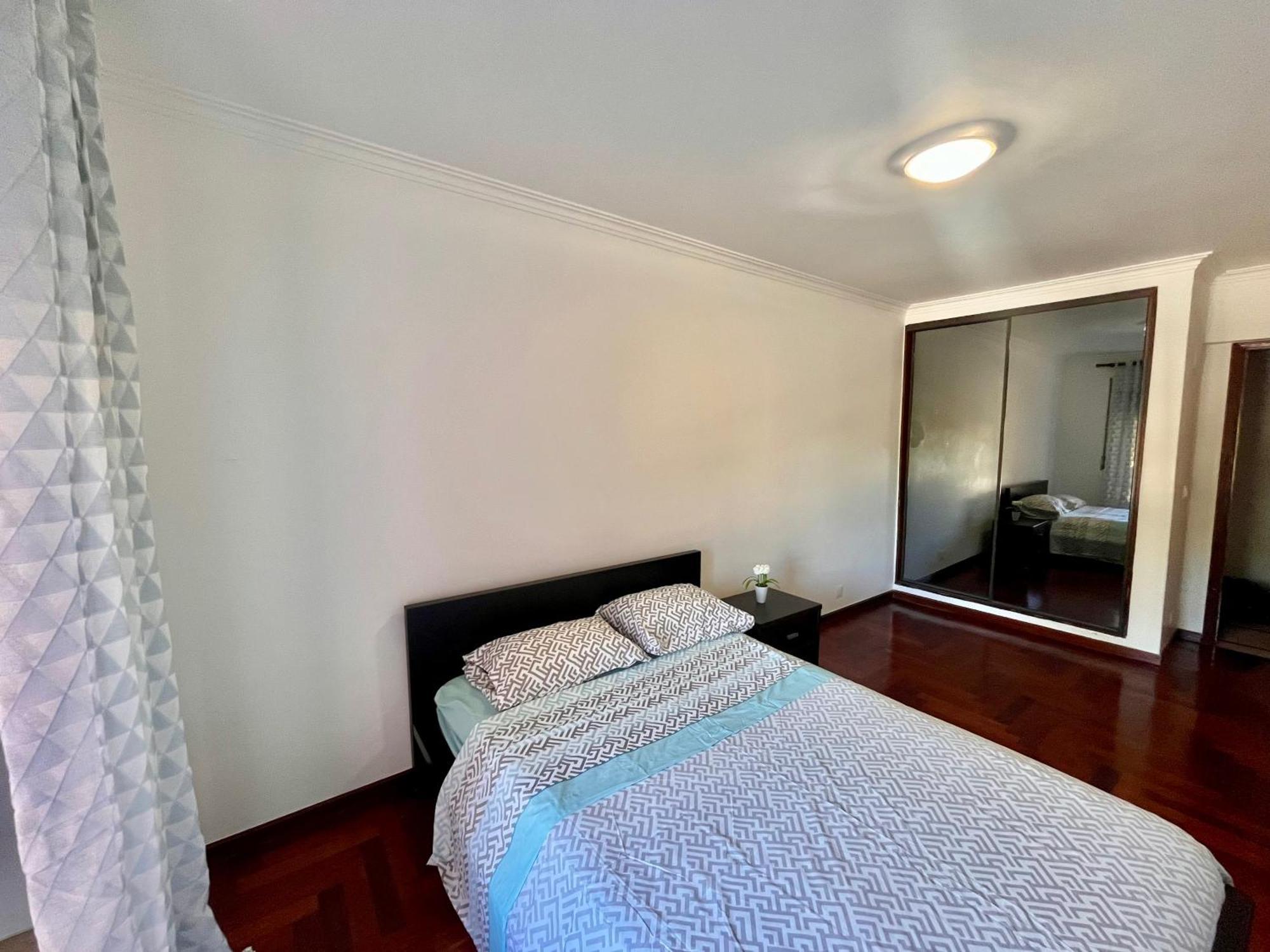 Quarto Boa Localizacao Com Cozinha E Casa De Banho Daire Caparica Dış mekan fotoğraf