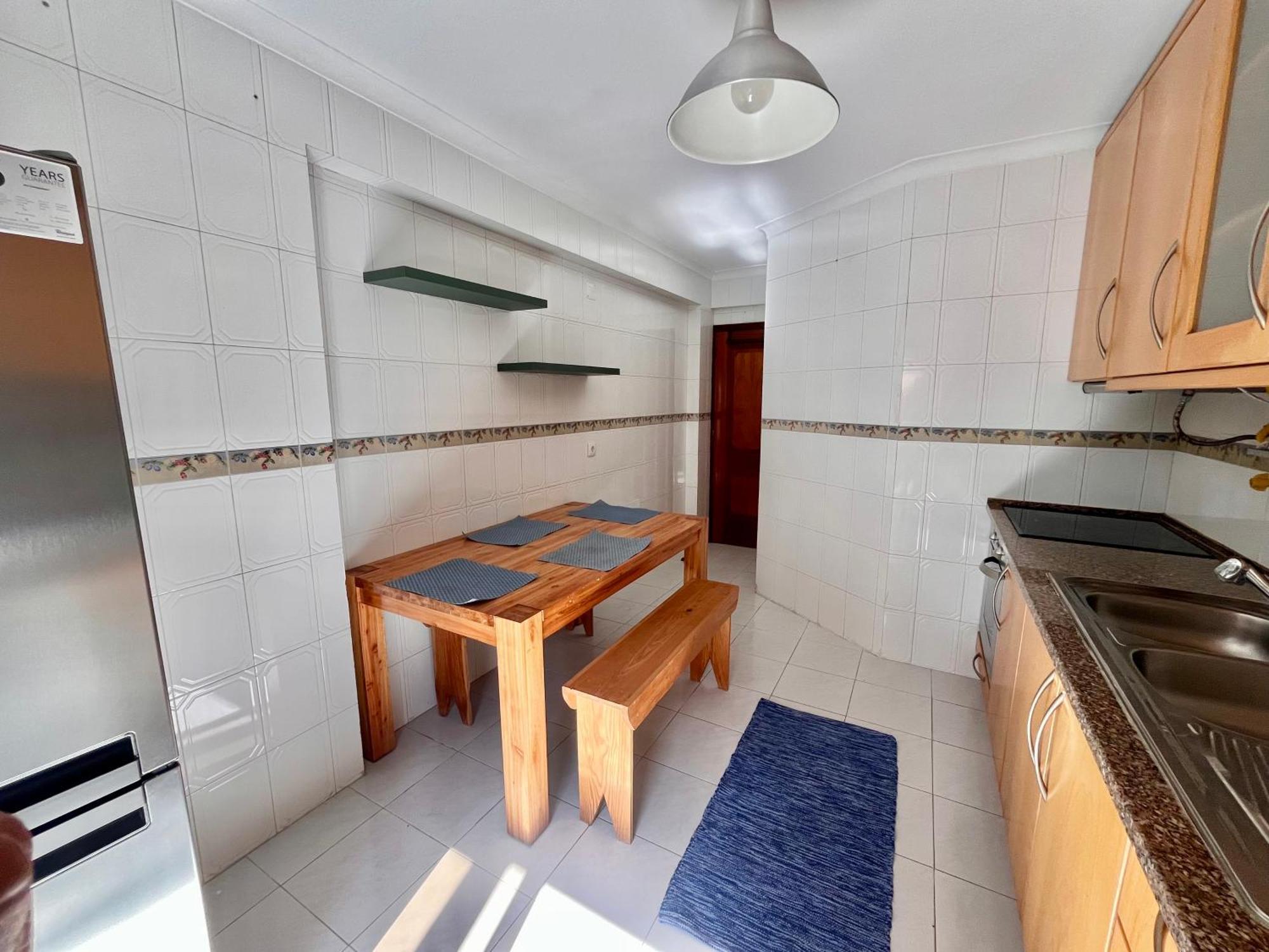 Quarto Boa Localizacao Com Cozinha E Casa De Banho Daire Caparica Dış mekan fotoğraf