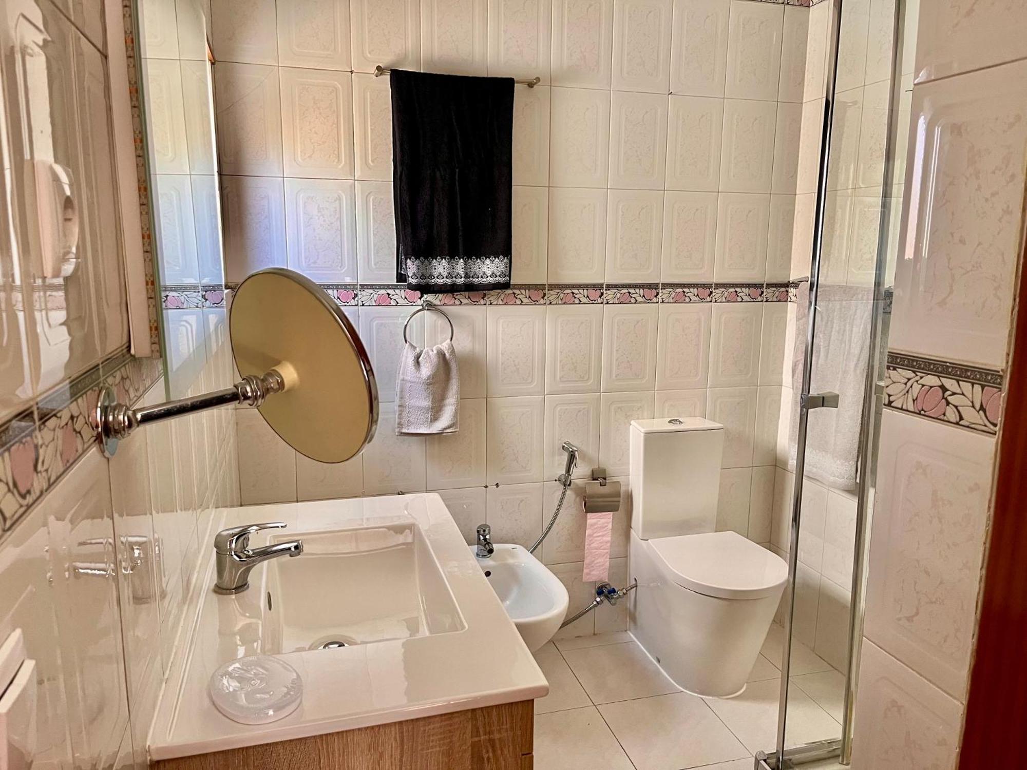 Quarto Boa Localizacao Com Cozinha E Casa De Banho Daire Caparica Dış mekan fotoğraf
